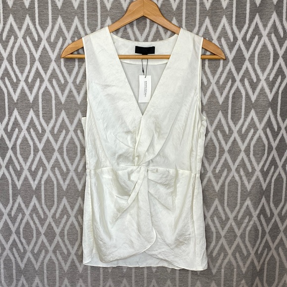 Banana Republic Tops - Banana Republic Sleeveless Ivory/ Cream V-Neck Blouse with Tulip Hem Size: 6 NWT